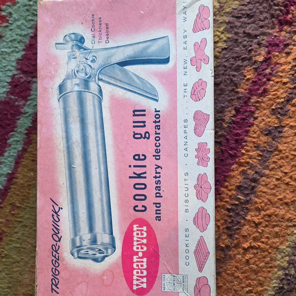 Vintage Wear-Ever Cookie Gun and Pastry Decorator